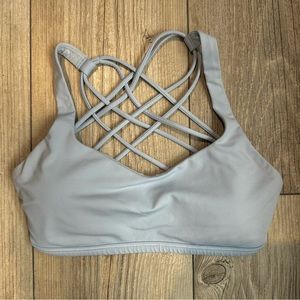 ✨❗️Lululemon Free to Be bra - 4 A/B